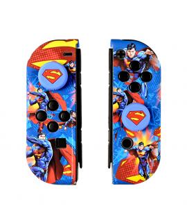 FR-TEC Carcasas Duras Protectoras para Joycons de Superman para Nintendo Switch - Grips con Relieve Del Logo de Superman - Caja 