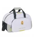 Safta Real Madrid Bolsa Deporte - Bandolera de 22L Ajustable - Tacos en la Base - Fondo Semirigido - 40x24x23cm - Color Blanco y