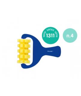 Milan 1311 Rodillo de Esponja Dentado de 70mm - Mango de Plastico Corto - Color Azul