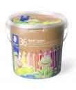 Staedtler Noris Junior Bote con 36 Lapices de Colores Extragruesos + 3 Sacapuntas + Pincel - 3 en 1, Lapiz, Cera y Acuarelable -